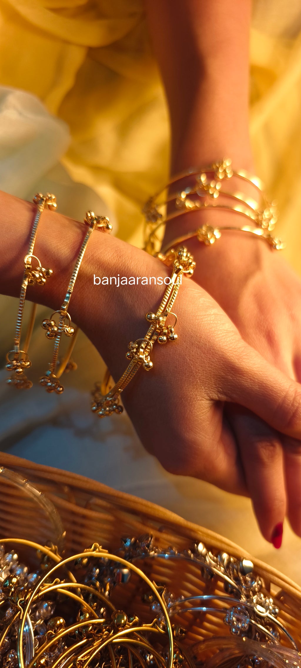 Bareek ghungroo bangles